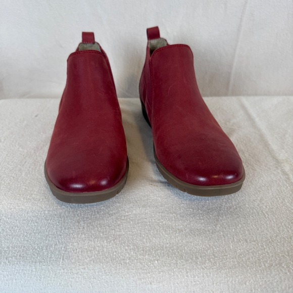 Dansko Shoes - Dansko Lucian Red Leather‎ Ankle Boots Chelsea Pull On Lug Sole Womens 38
